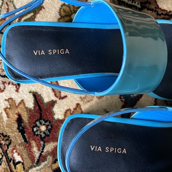 Via Spiga blue patent leather sandals. - Picture 7 of 7